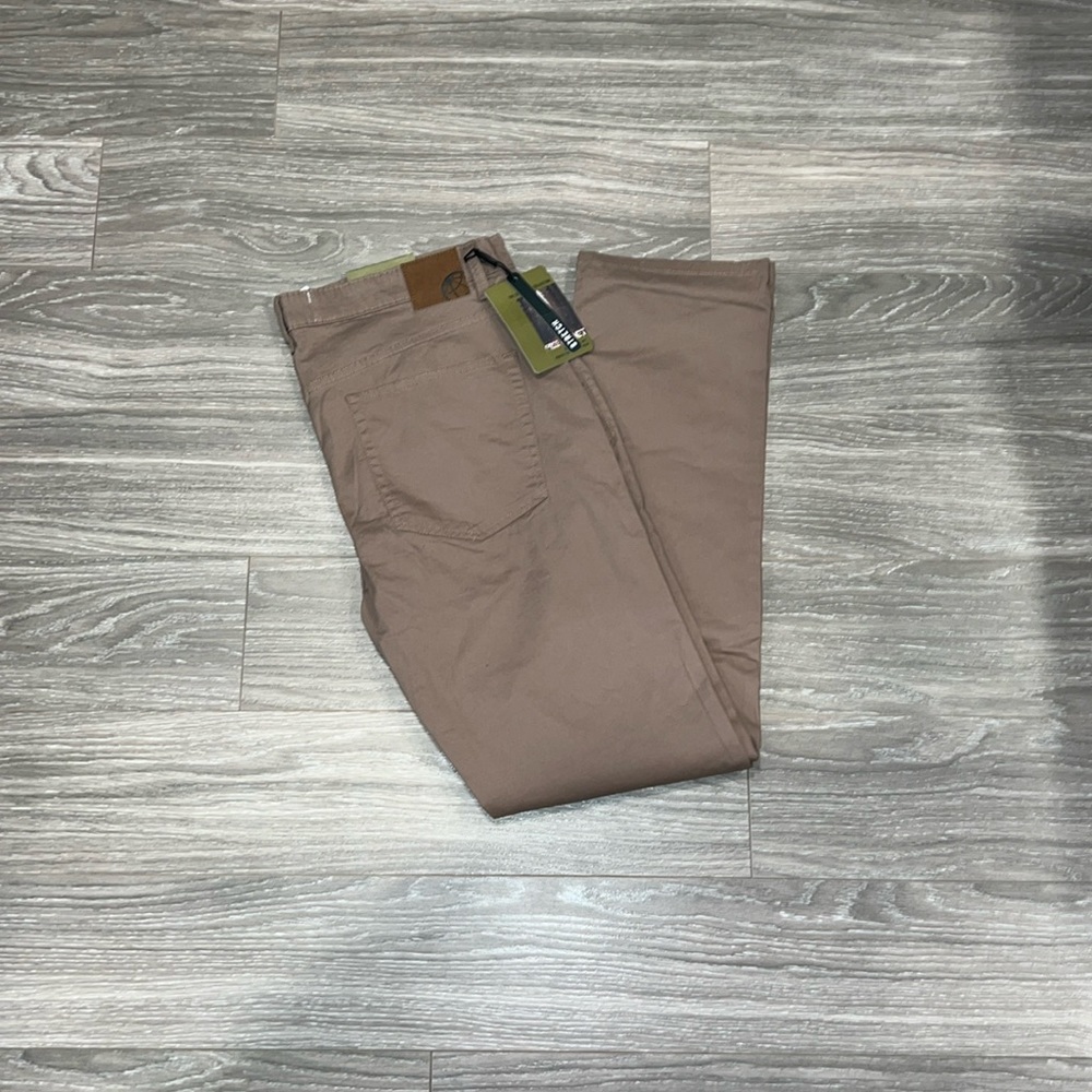 Free planet stretch chino pants. NWT